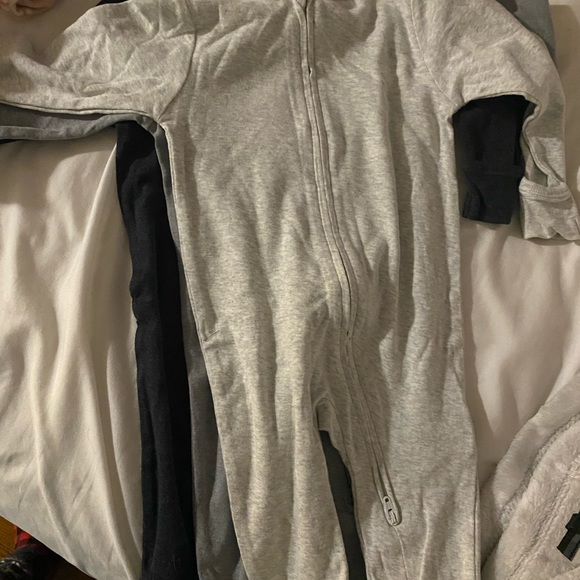 Long sleeve footed one piece - Picture 1 of 1